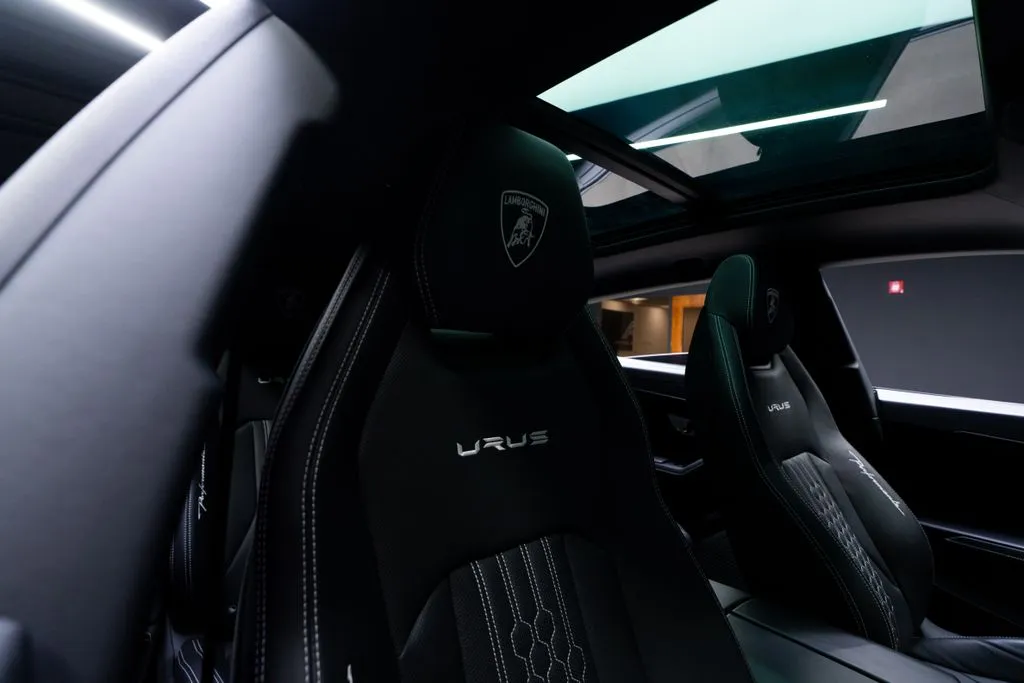 Lamborghini Urus photo 48