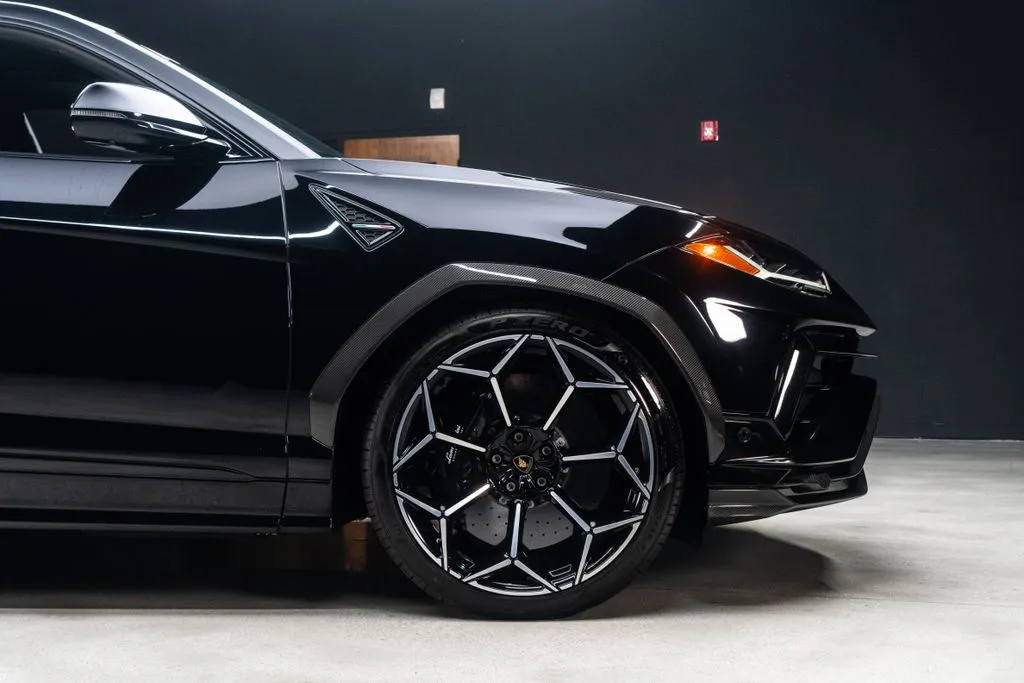Lamborghini Urus photo 10
