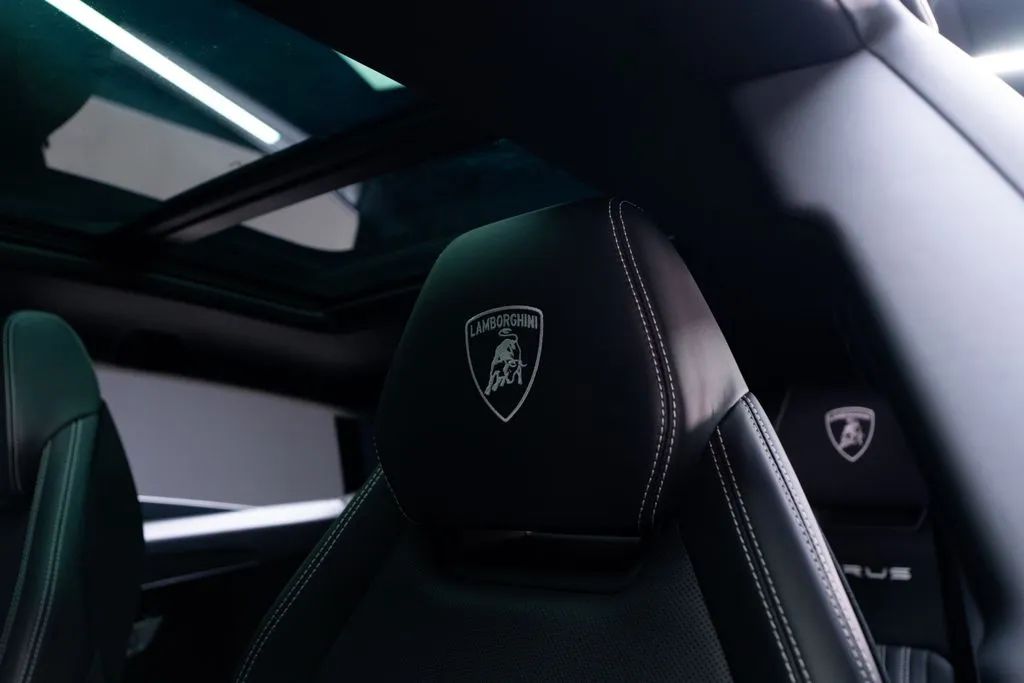 Lamborghini Urus photo 33