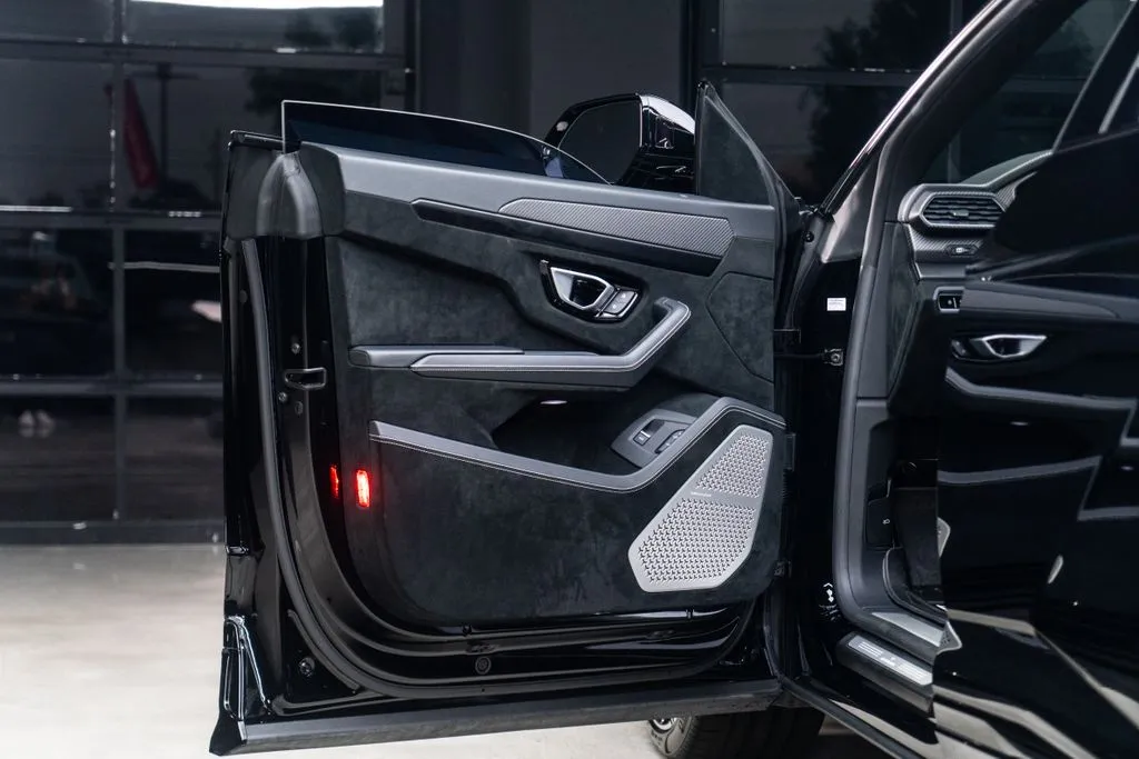 Lamborghini Urus photo 29