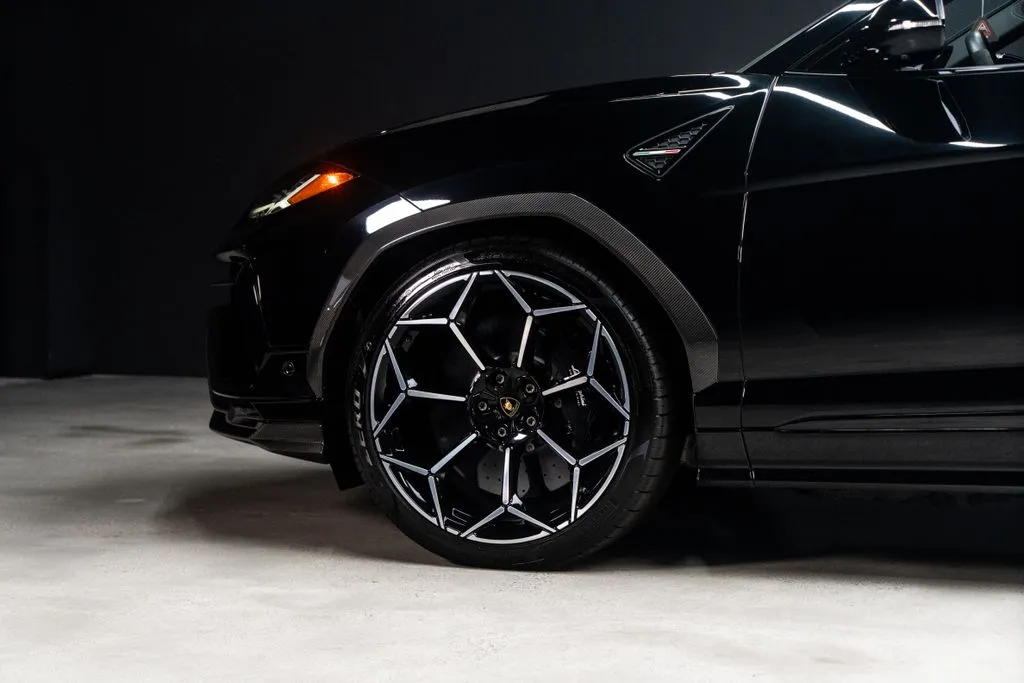 Lamborghini Urus photo 25