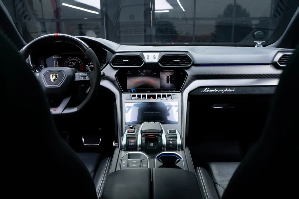 Lamborghini Urus photo 49