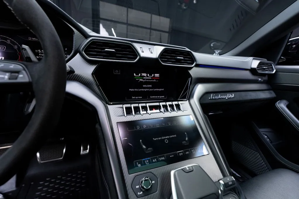 Lamborghini Urus photo 39