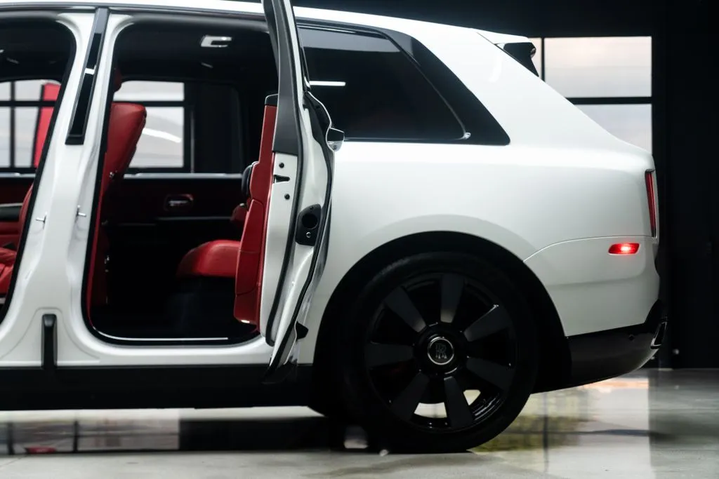 Rolls-Royce Cullinan photo 25