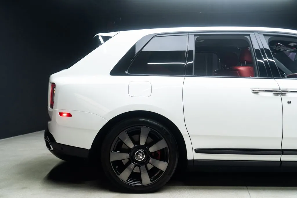Rolls-Royce Cullinan photo 17