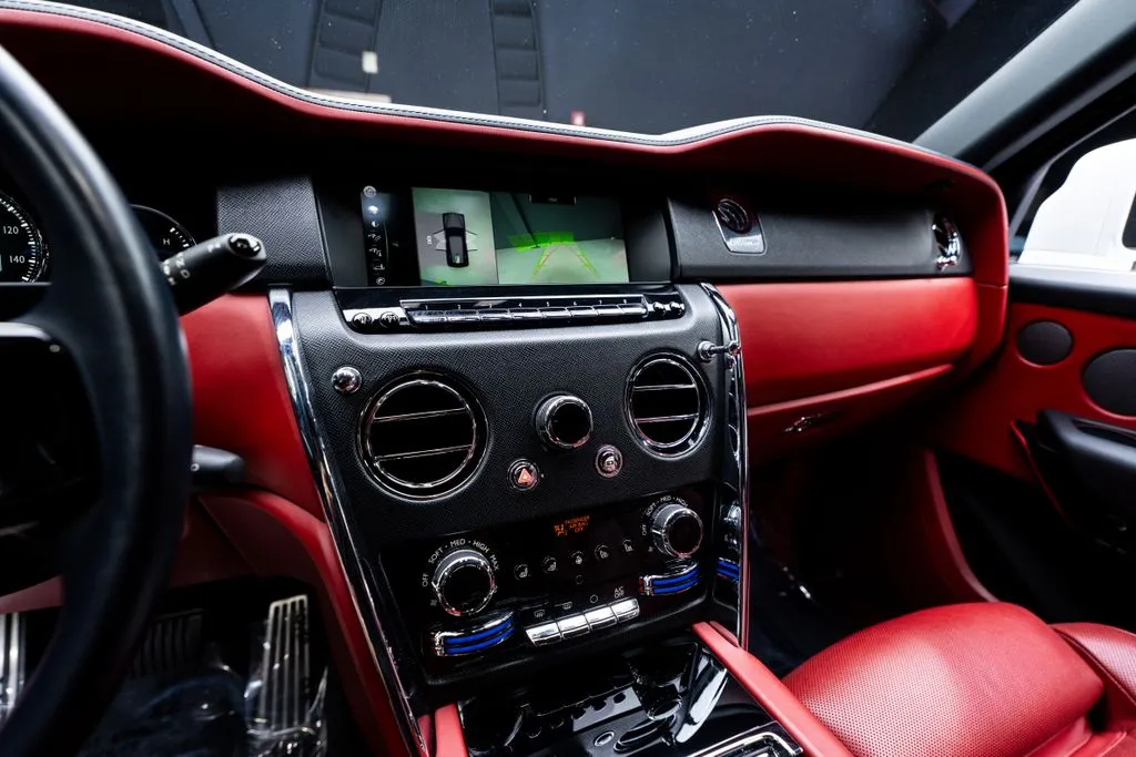 Rolls-Royce Cullinan photo 39