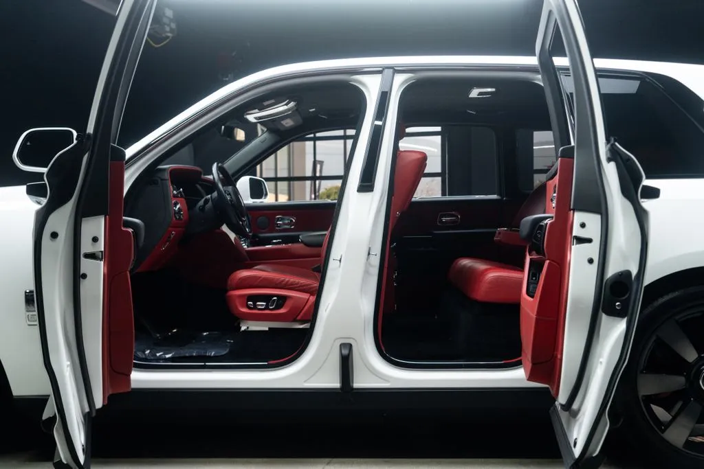 Rolls-Royce Cullinan photo 26