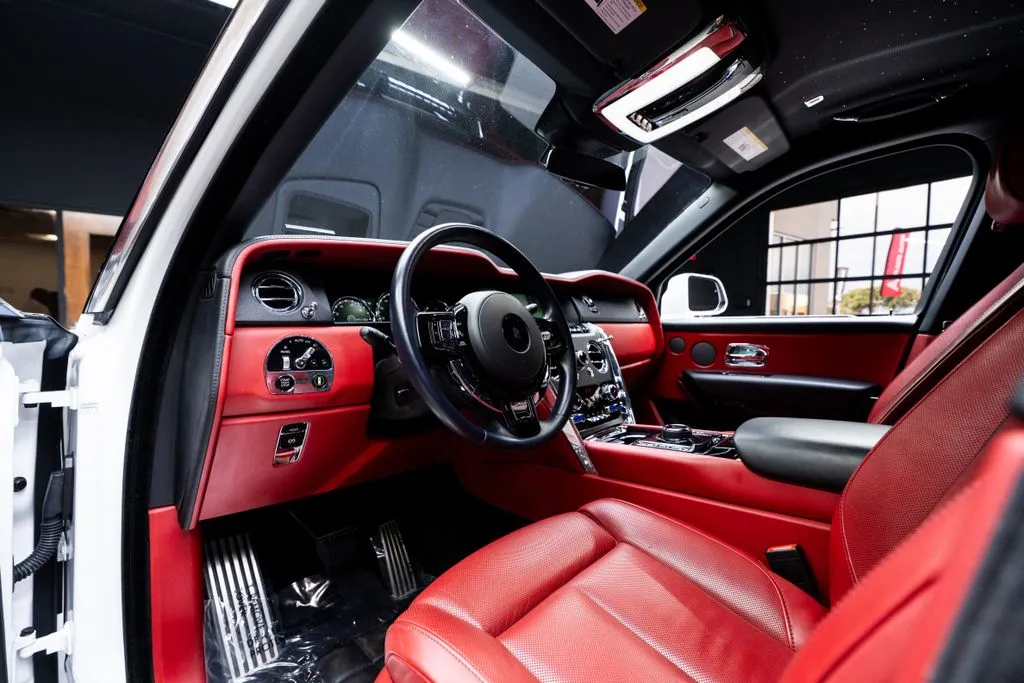 Rolls-Royce Cullinan photo 33