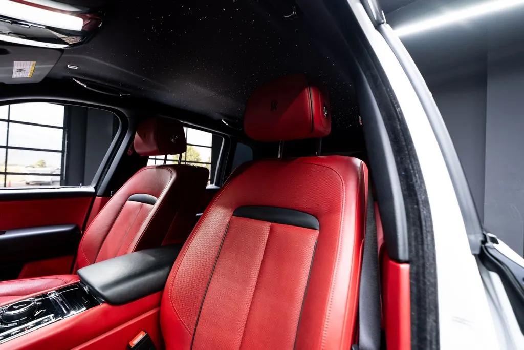 Rolls-Royce Cullinan photo 30