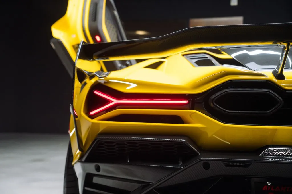 Lamborghini Revuelto photo 53