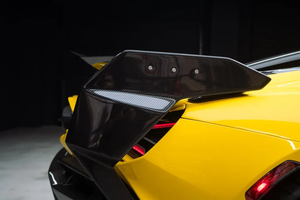 Lamborghini Revuelto photo 22