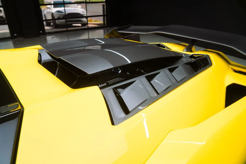 Lamborghini Revuelto photo 30