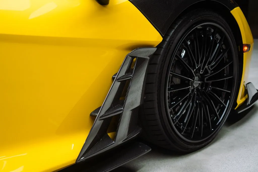 Lamborghini Revuelto photo 16