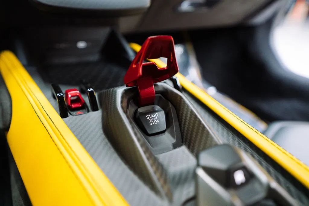 Lamborghini Revuelto photo 45