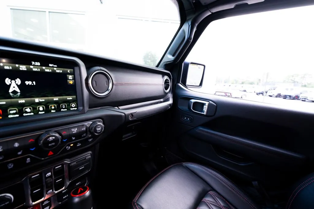 Jeep Gladiator photo 38