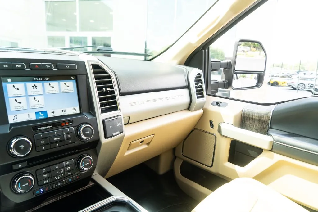 Ford F-350SD photo 36
