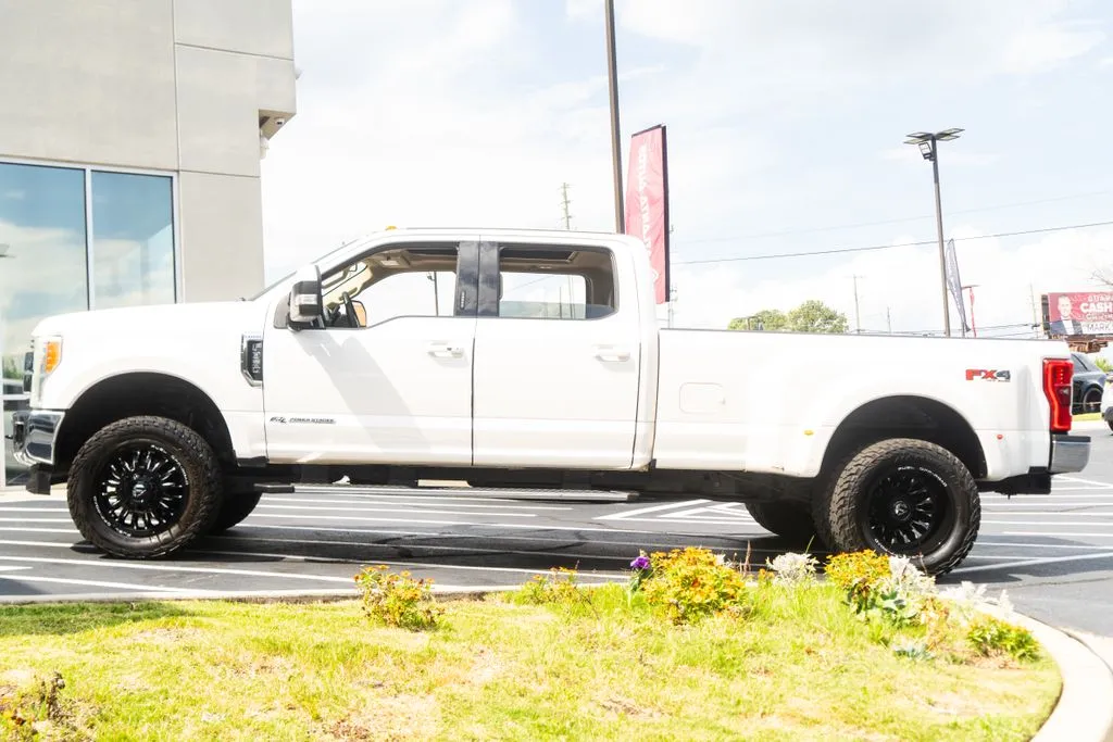 Ford F-350SD photo 20