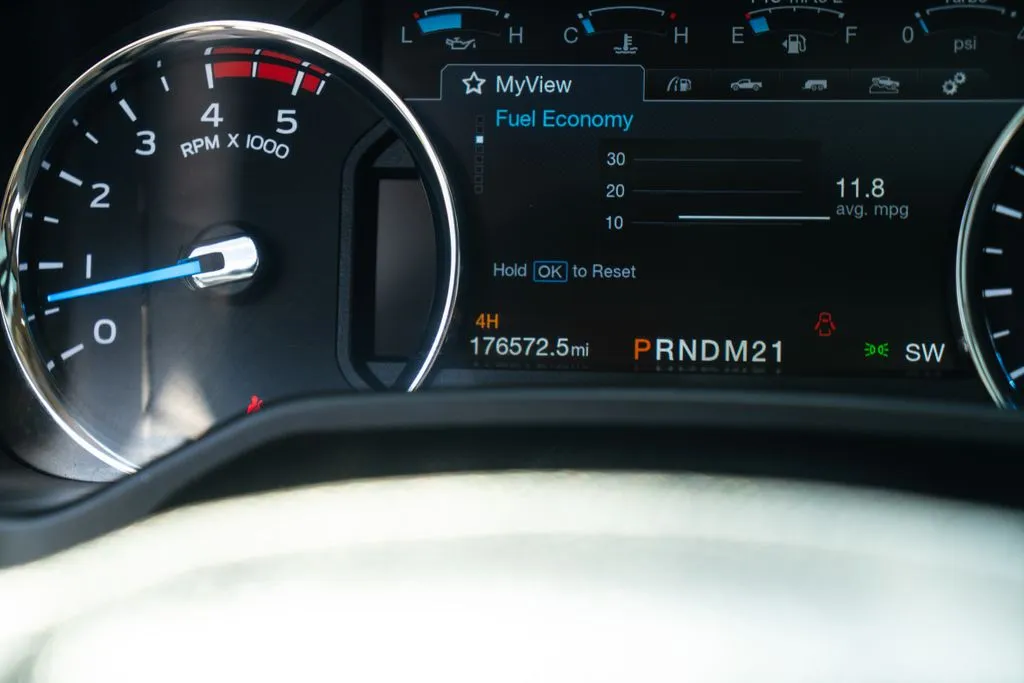 Ford F-350SD photo 32