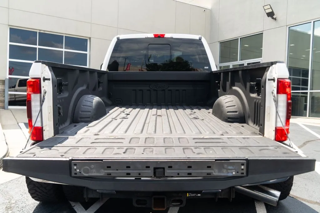 Ford F-350SD photo 19