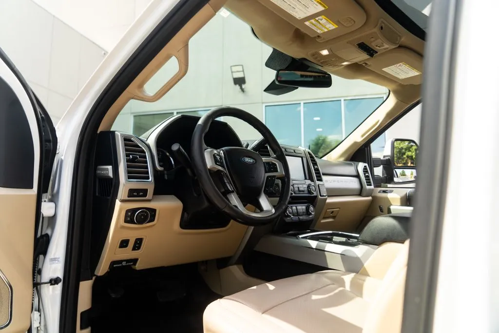 Ford F-350SD photo 27
