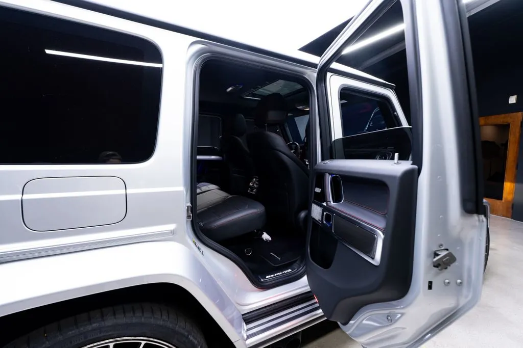 Mercedes-Benz G-Class photo 64