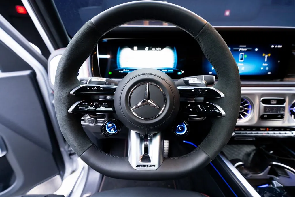 Mercedes-Benz G-Class photo 46