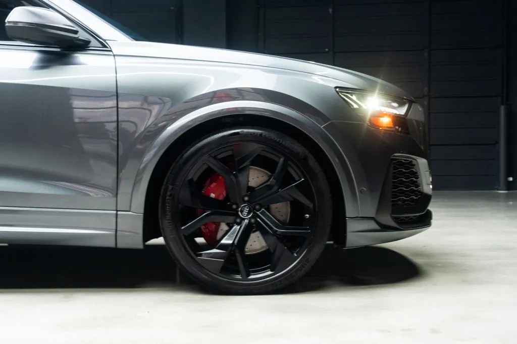Audi RS Q8 photo 10