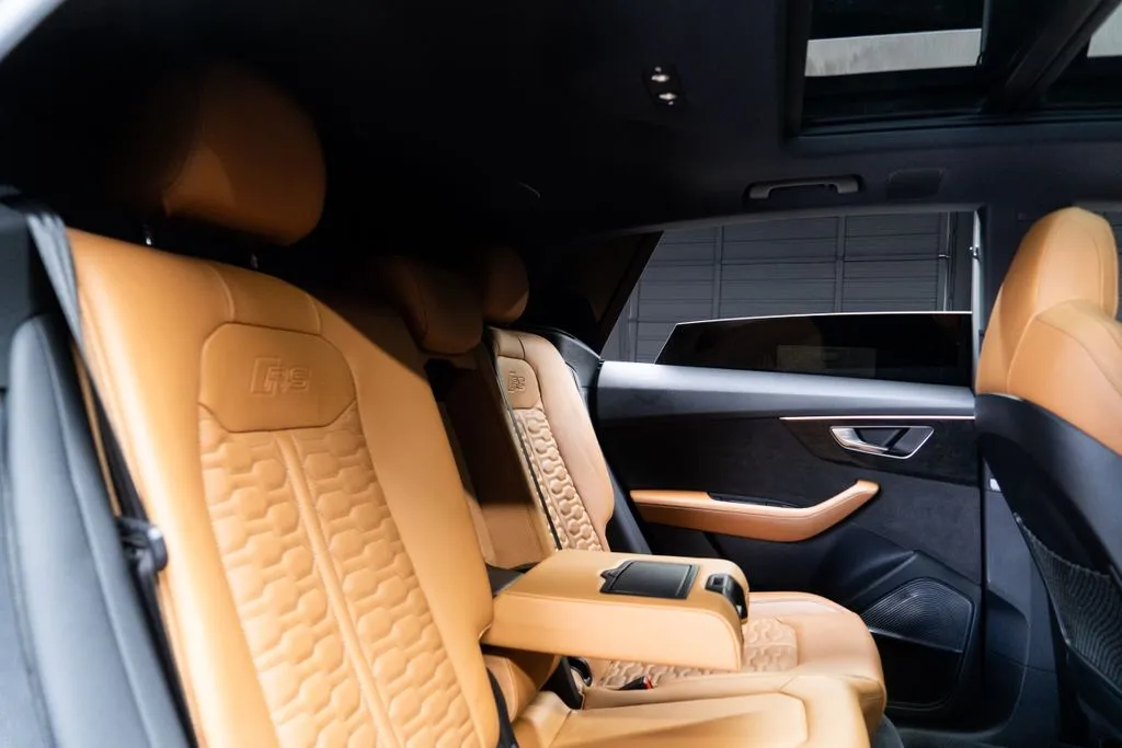 Audi RS Q8 photo 38