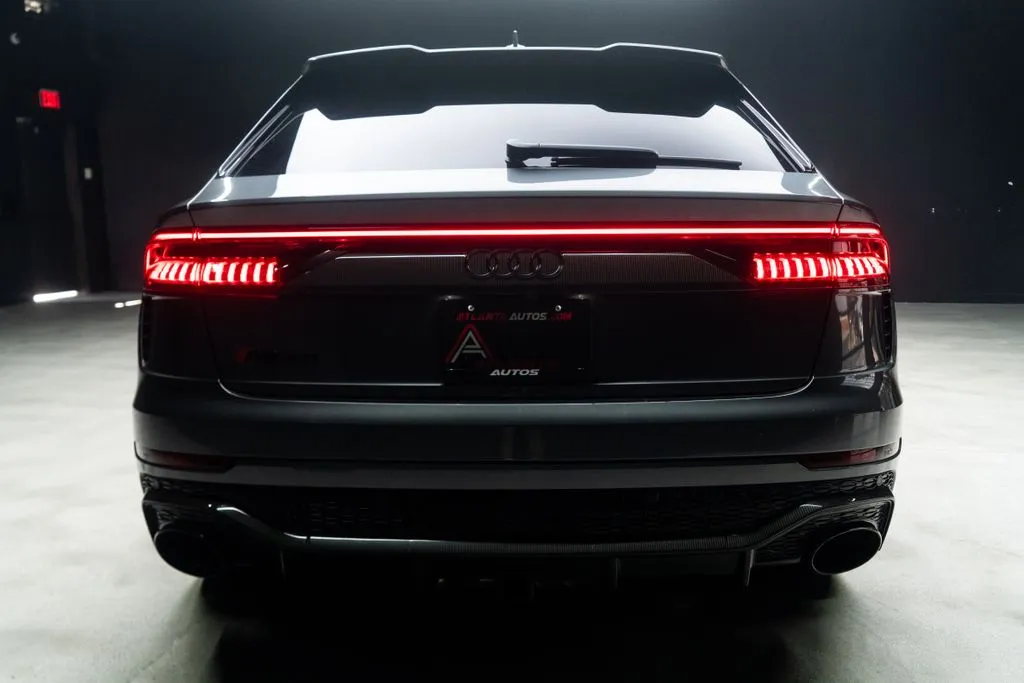 Audi RS Q8 photo 16