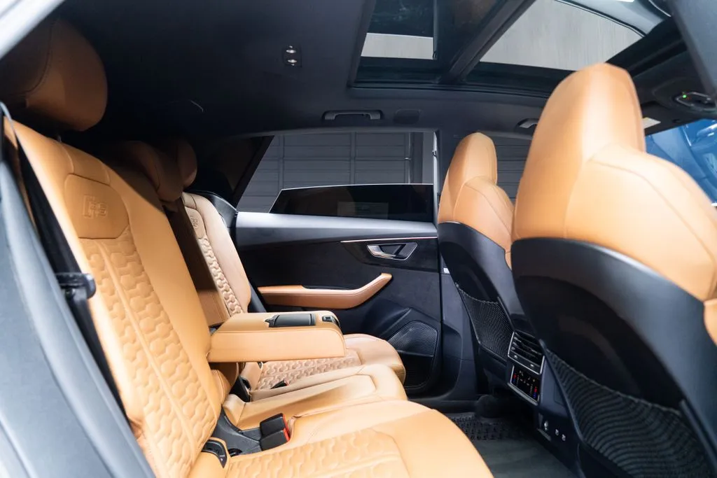 Audi RS Q8 photo 37