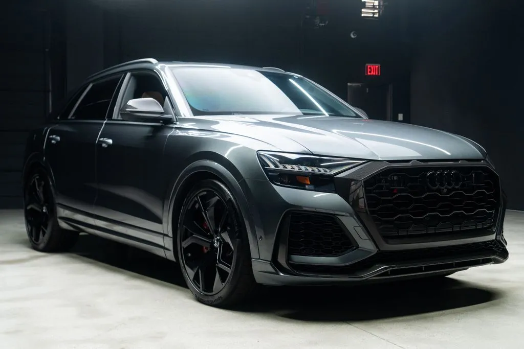 Audi RS Q8 photo 8