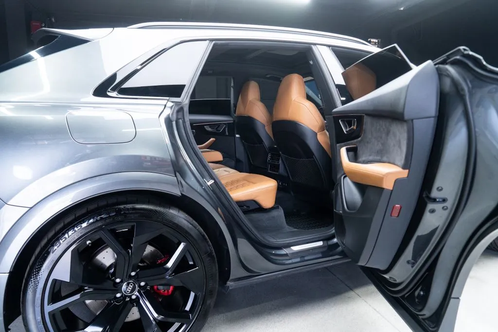 Audi RS Q8 photo 39