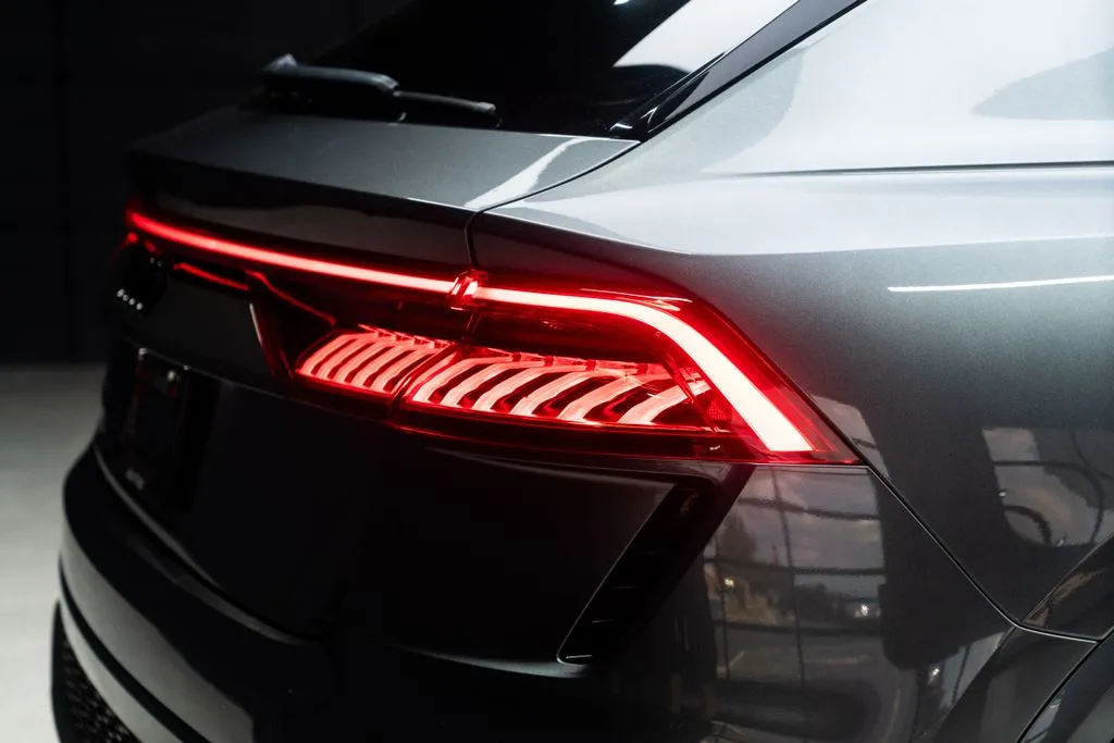 Audi RS Q8 photo 14