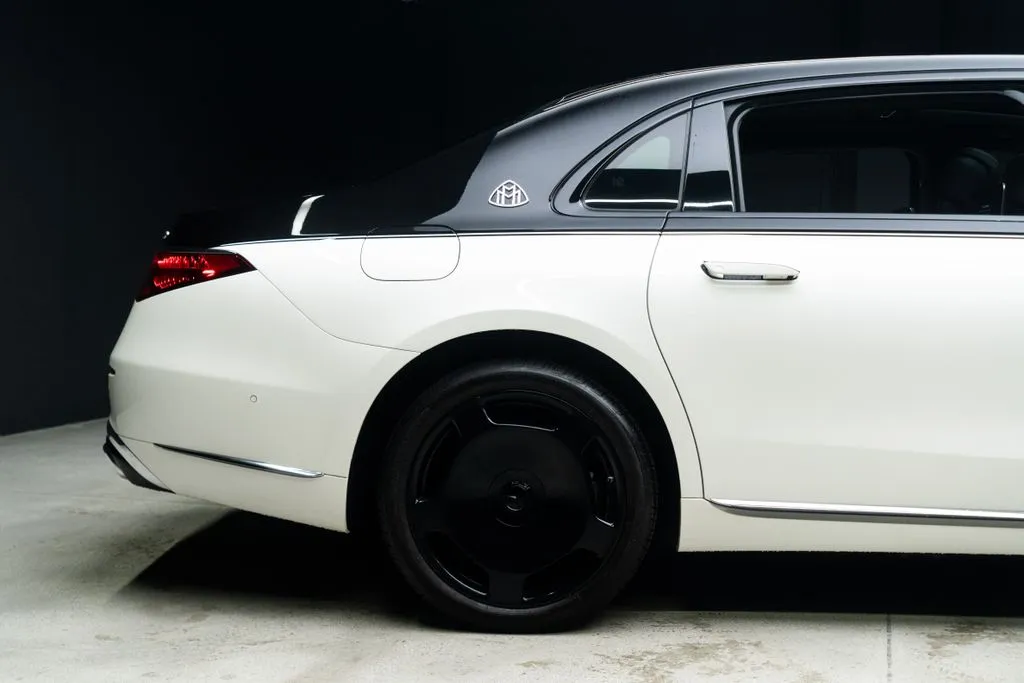 Mercedes-Benz S-Class photo 14