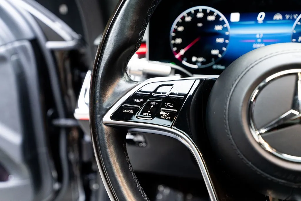 Mercedes-Benz S-Class photo 34