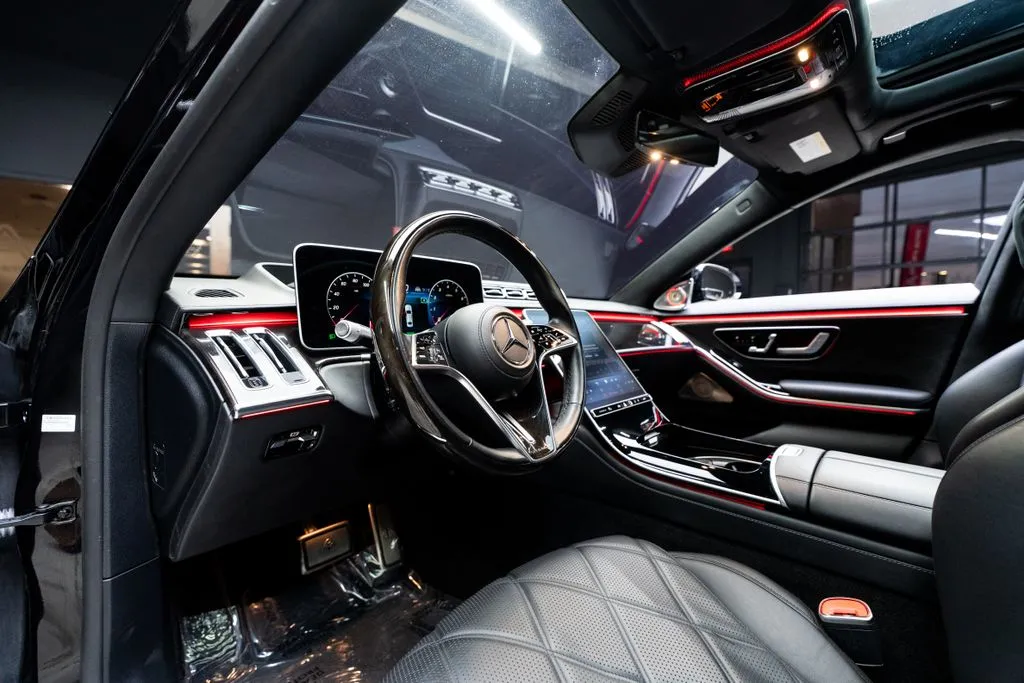 Mercedes-Benz S-Class photo 32