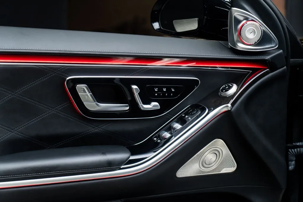 Mercedes-Benz S-Class photo 27