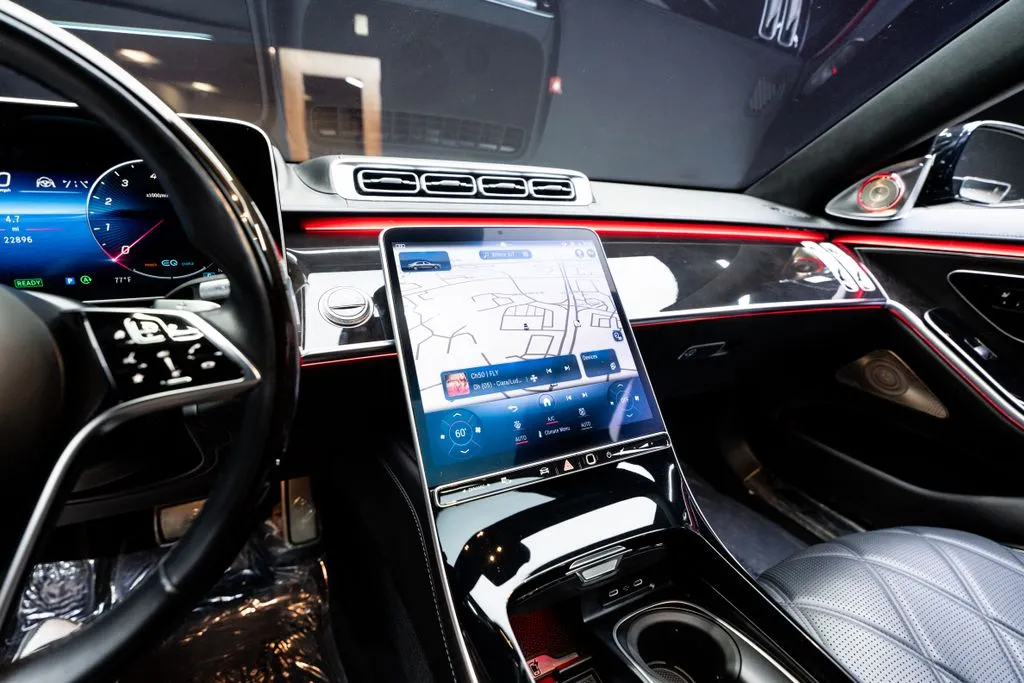 Mercedes-Benz S-Class photo 37
