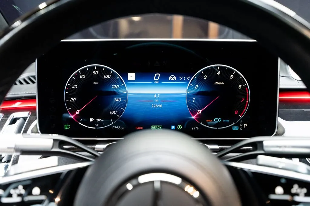 Mercedes-Benz S-Class photo 36