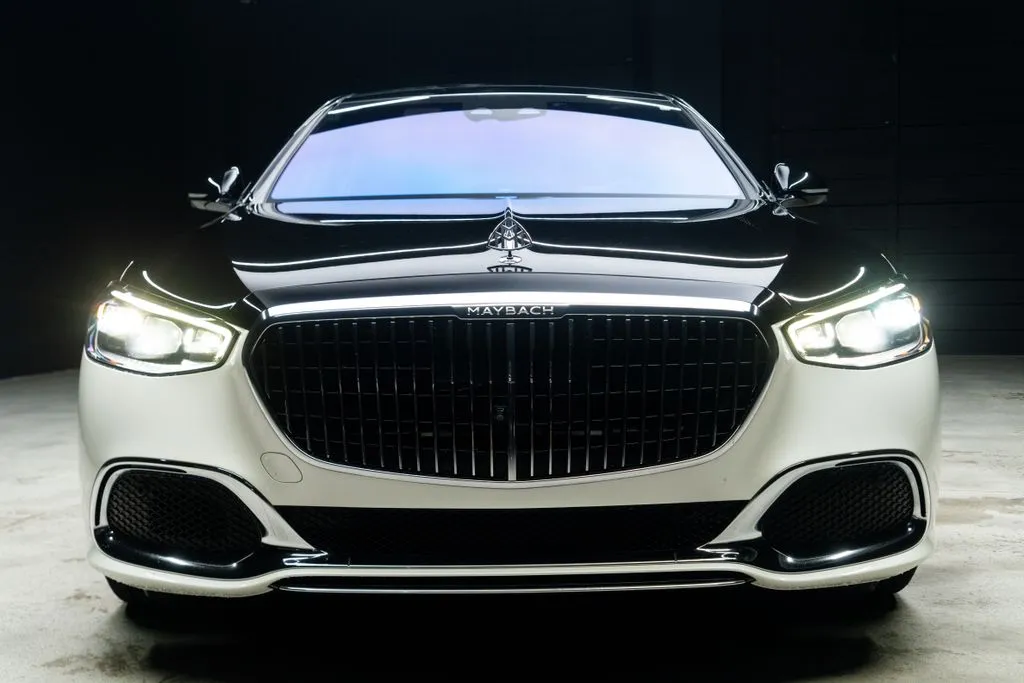 Mercedes-Benz S-Class photo 3