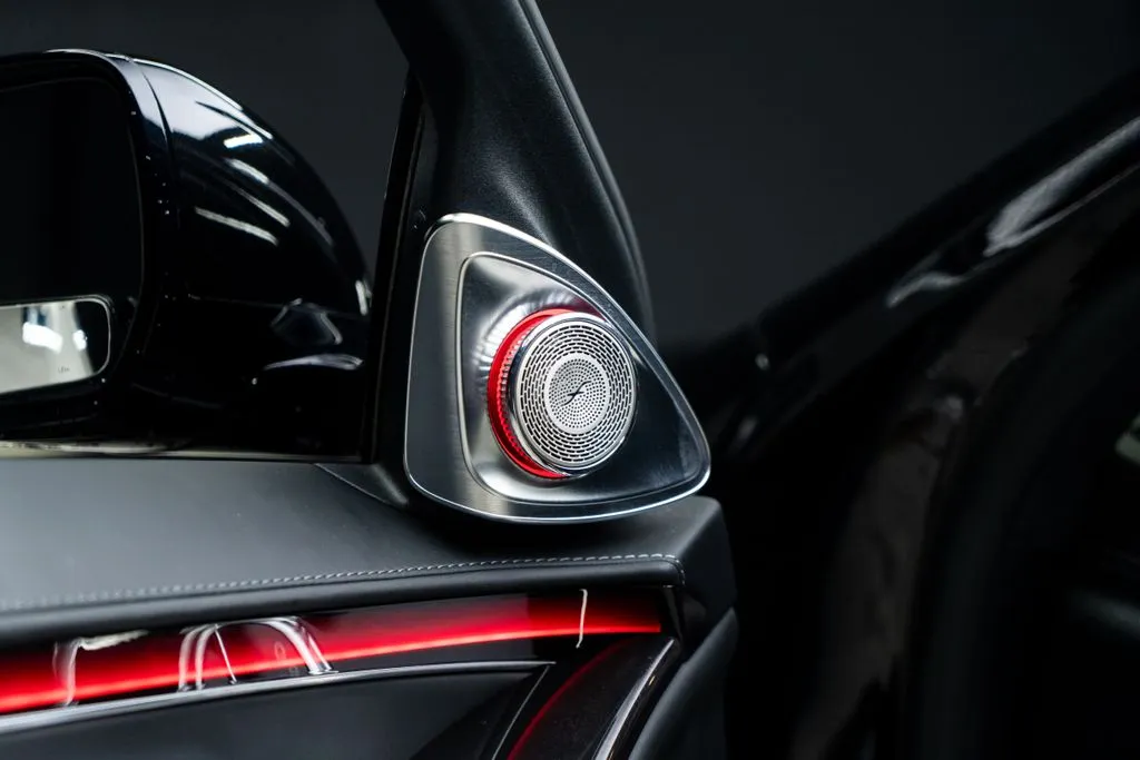 Mercedes-Benz S-Class photo 28