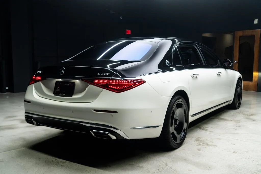 Mercedes-Benz S-Class photo 17