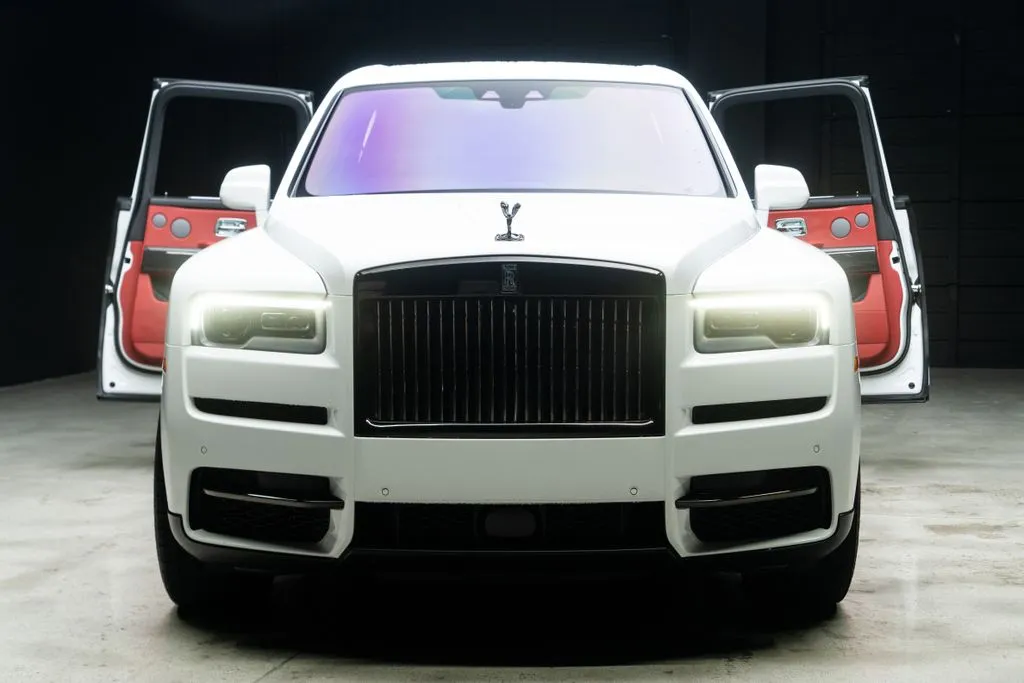 Rolls-Royce Cullinan photo 3