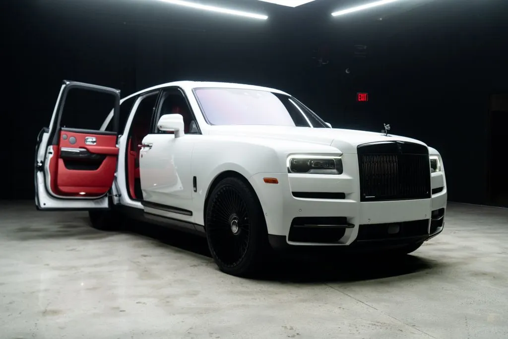 Rolls-Royce Cullinan photo 8