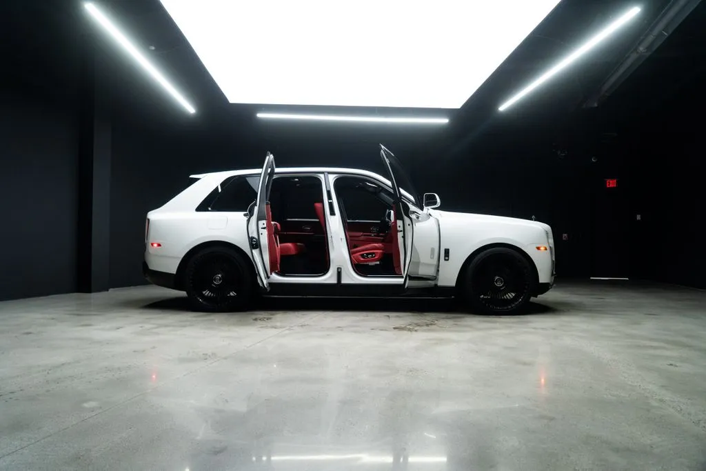 Rolls-Royce Cullinan photo 10