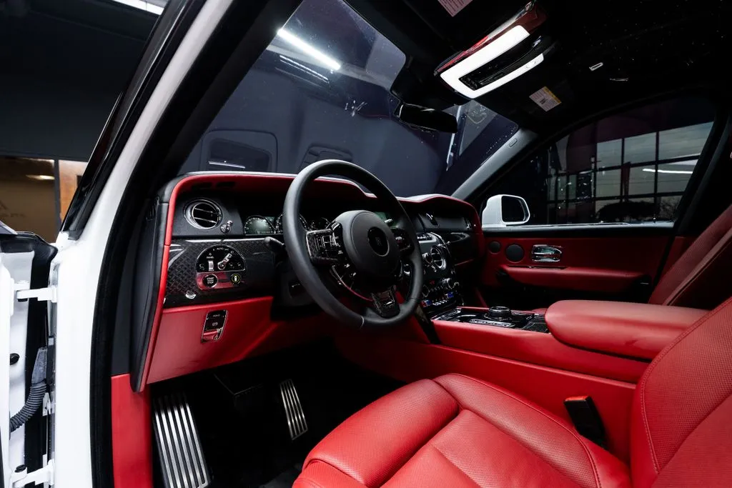 Rolls-Royce Cullinan photo 32