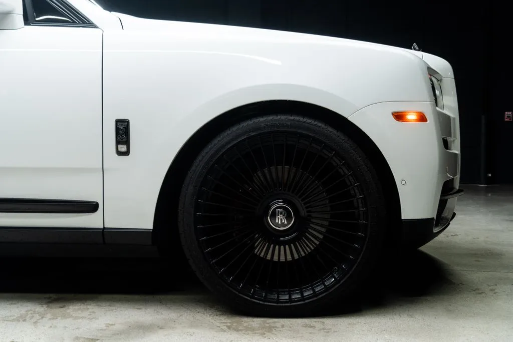 Rolls-Royce Cullinan photo 12