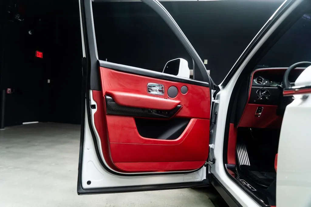 Rolls-Royce Cullinan photo 26