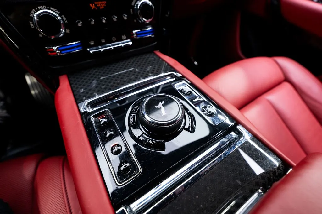 Rolls-Royce Cullinan photo 40