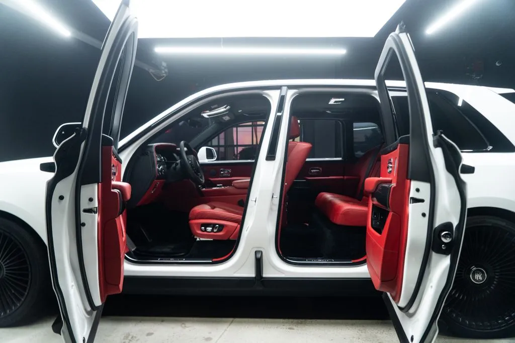 Rolls-Royce Cullinan photo 24